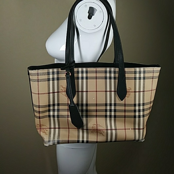 Burberry Handbags - Burberry Reversible Lavenby Tote in House Check